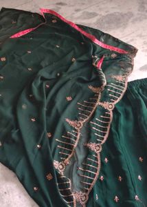Elegant Emerald Green Kurta Set