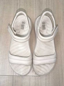 PRICE DROP! White Comfortable Sandals
