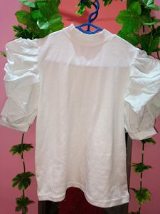 2 Puffy Sleeves Top Black And White