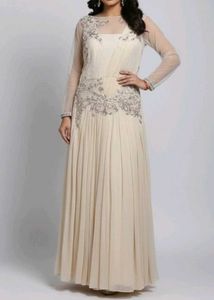 Last Price❣️Classy White Gown😍🔥 Saree Design