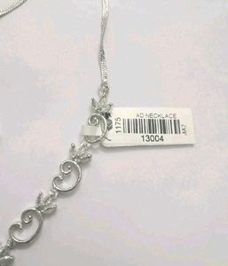 Elegant Silver-Tone Necklace &amp; Earring Set