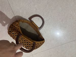 Stylish Woven Handbag with Wooden Handle