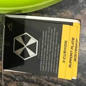 Hundred sports shoes
