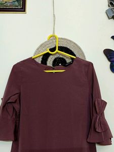 WOMEN'S TOP