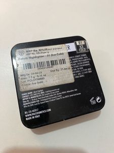 PAC baked highlighter shade- Ice cold