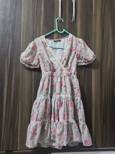 Chic Floral Tiered Midi Dress
