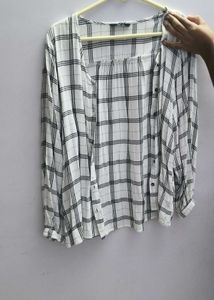 Chic Plaid Button-Up Blouse