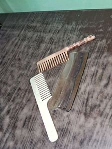 Vintage Comb Set of 4