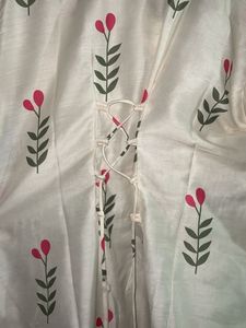 Elegant White Kurta with Floral Print