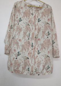 Pretty Top With Beautiful Parrot Prints