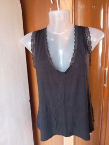 Lace Trim V-Neck Tank Top