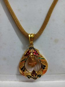 Elegant Gold-Tone Pendant Necklace