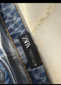 Light Wash Ripped Jeans