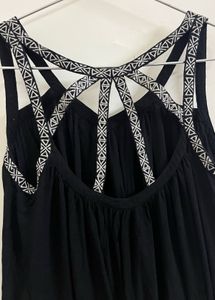 Chic Black Sleeveless Top