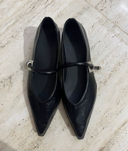 Chic Black Pointed Toe Mary Janes