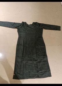 Elegant Emerald Green Embroidered Kurta