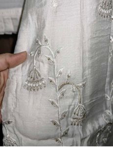 Elegant White Embroidered Kurta