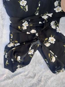 DOROTHY PERKINS Black floral playsuit