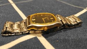 Universal Geneve Mod watch