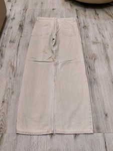 Ma5394 Zara jeans waist 28 inches