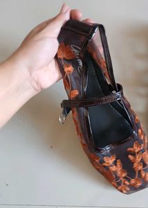 Chic Embroidered Mesh Ballet Flats
