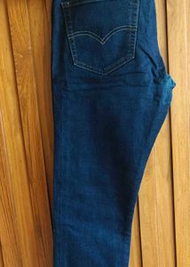 levis navy blue jeans size-32 (slim fit)