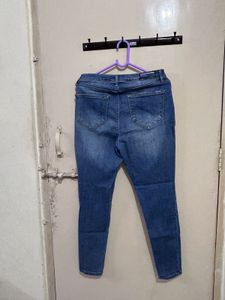 High-Waisted Slim Jeans Size 30