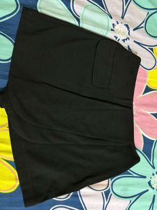 Black Skort