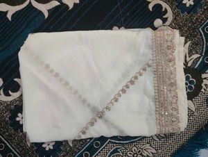 Elegant White Kurta with Embellishments Size L