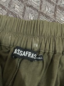 Stylish Olive Green Wide-Leg Trousers