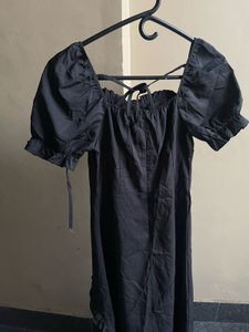 Chic Black Puff Sleeve Dress