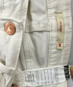 💥OG 💥LEVIS 711 SKINNY WHITE RIPPED DENIM❤️