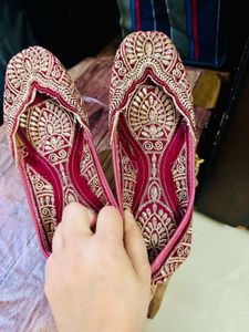 Embroidered Jutti Flats