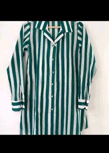 Striped Satin t shart no offer please 🙏
