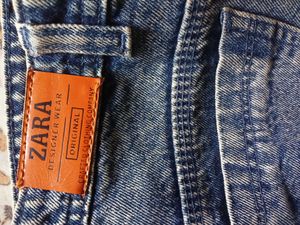 Zara Ripped Knee Straight Jeans