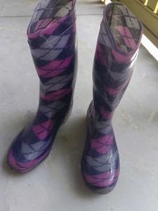 boots like new for snowfall