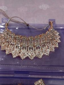 Stunning Rhinestone Jewellery Set