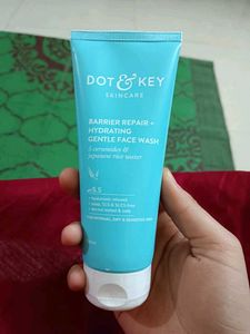 Dot And Key Barrier Repair Facewash