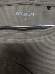 Ribbed Cut-Out Tee