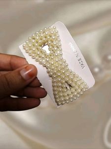 Beautiful Pearl Hair Clip In Bow Design