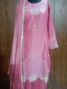 Elegant Pink Kurta Set with Sequins