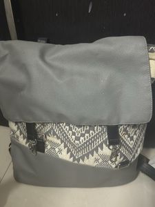 Grey White Cotton Bagpack With The Leather Shut