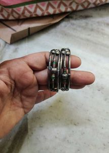 Sparkling Floral Bangles Set