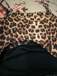 Leopard Print Spaghetti Strap Crop Top