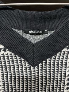 Houndstooth V-Neck Sweater New🪬❤️