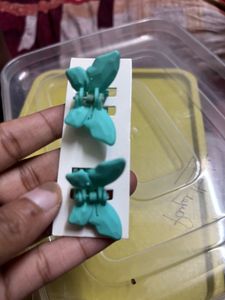 Cute Butterfly Hair Claw Clips (Set of 2)
