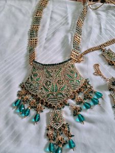 Exquisite Emerald &amp; Gold Necklace Set