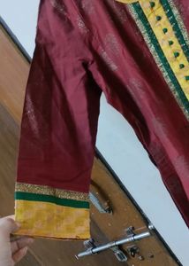 Combo Set Kurta With Sleeveless Sequence Blouse