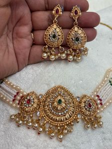 Exquisite Kundan Necklace and Earring Set