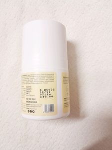 Carmesi Natural Deodorant Roll-on